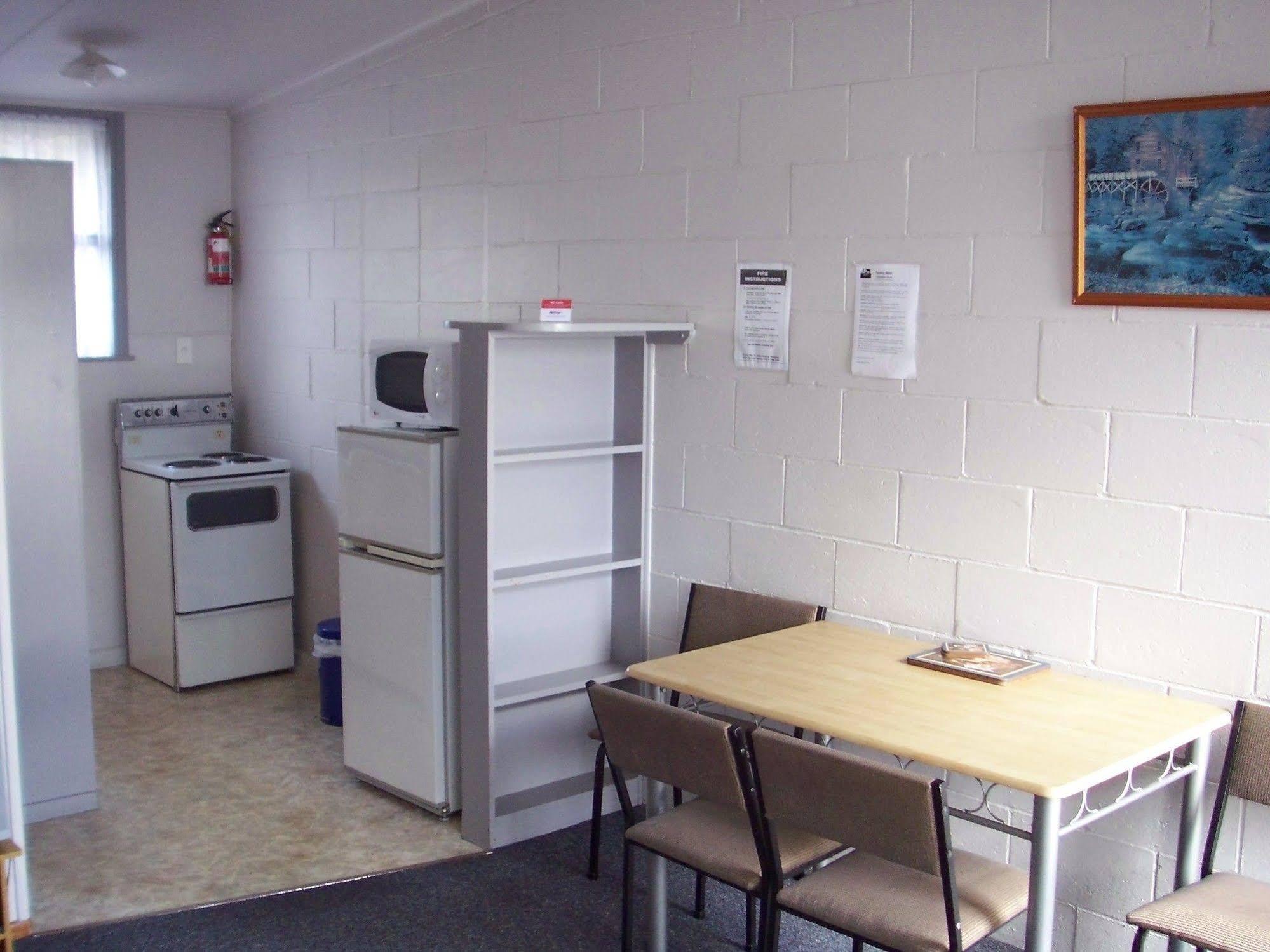 Feilding Motel Экстерьер фото